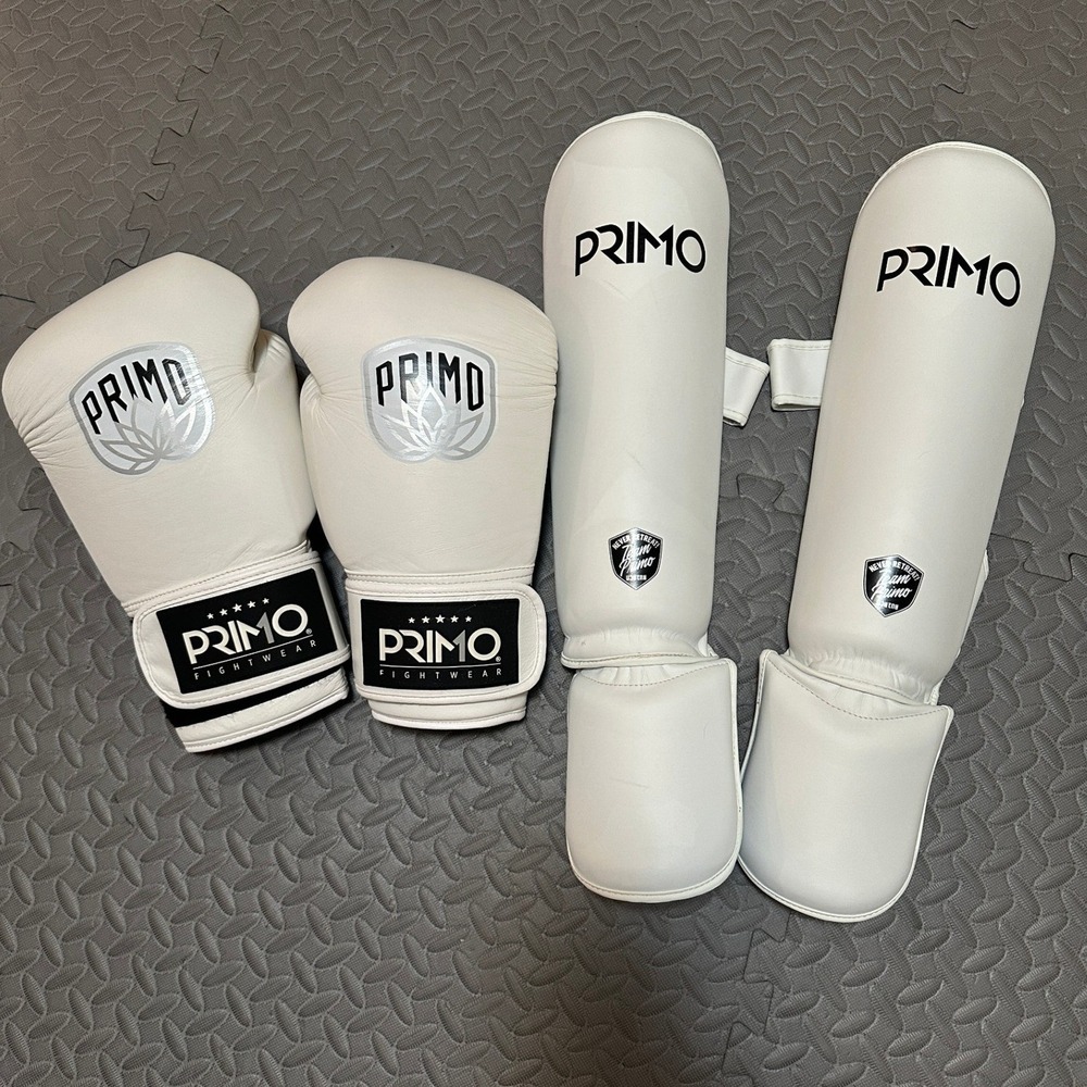 Primo Boxing Gloves Emblem 2.0 Boxing Gloves 16oz + Muay Thai Shinguard M Set